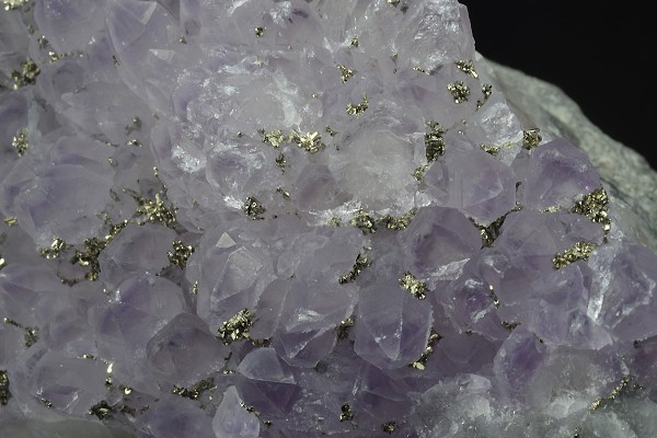 Quartz var.Amethyst, Pyrite