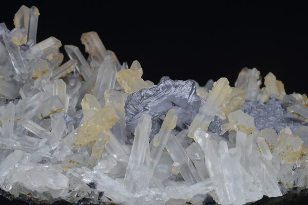 spinel law twin Galena, Quartz