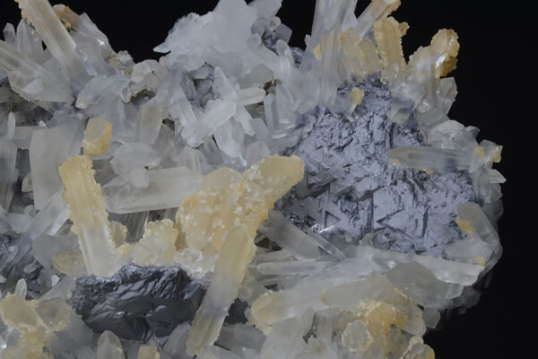spinel law twin Galena, Quartz
