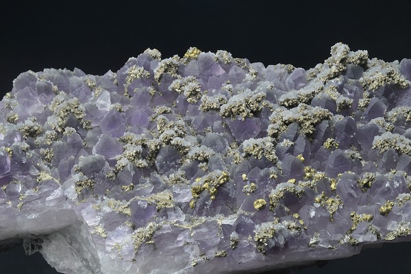 Quartz var.Amethyst, Chalcopyrite