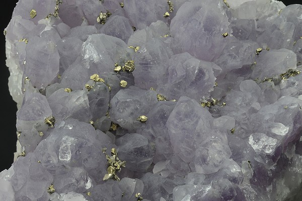 Quartz var.Amethyst, Chalcopyrite