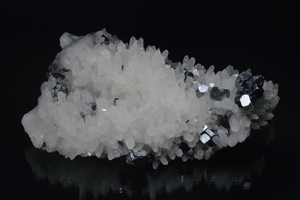 Quartz, Galena, Chalcopyrite, Sphalerite, Pyrite
