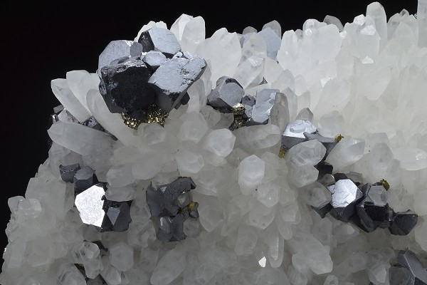 Quartz, Galena, Chalcopyrite, Sphalerite, Pyrite