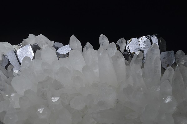 Quartz, Galena, Chalcopyrite, Sphalerite, Pyrite