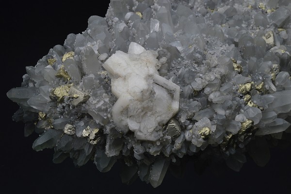 Chalcopyrite, Pyrite, Quartz, Calcite - floater