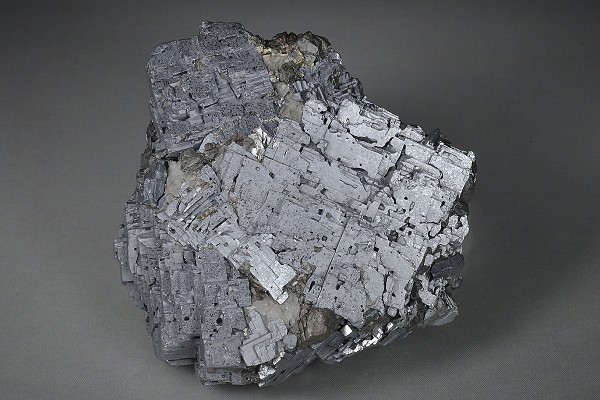 gem Sphalerite var.Cleiophane on twinned Galena