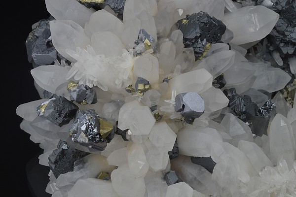 Sphalerite, Quartz, Galena, Chalcopyrite, Pyrite