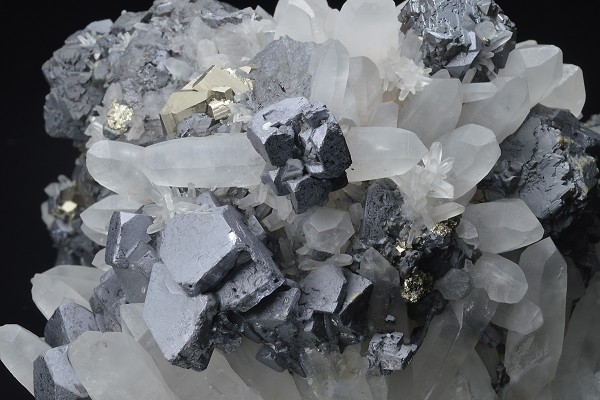 Sphalerite, Quartz, Galena, Chalcopyrite, Pyrite