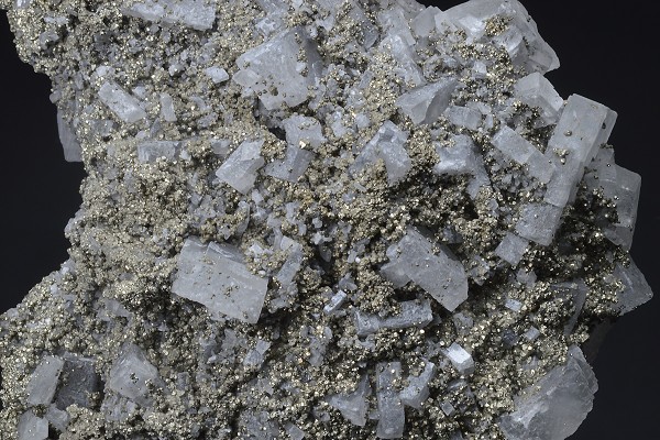 Baryte, Pyrite - floater