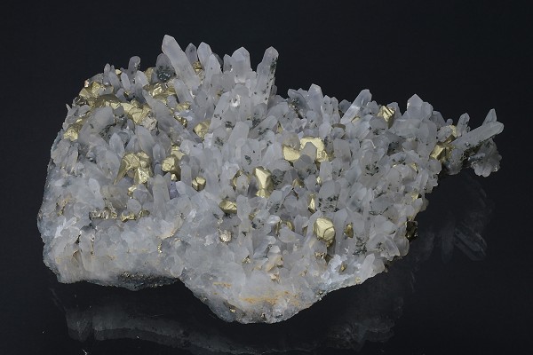 Chalcopyrite on Quartz