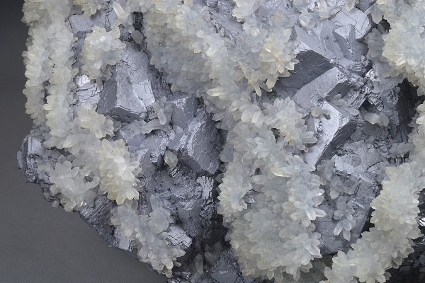 Japan law twin Quartz on twinned Galena, Calcite