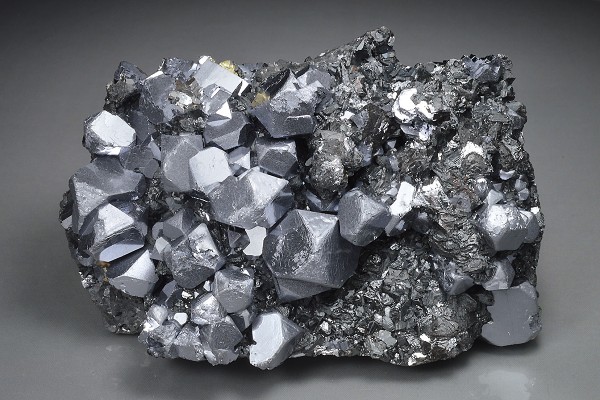truncated Galena on Sphalerite, Chalcopyrite