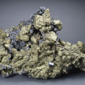 Chalcopyrite, Sphalerite, Galena, Quartz, Pyrite - floater