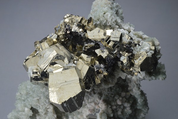 Pyrite, Quartz