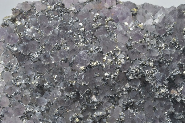 Quartz var.Amethyst, Chalcopyrite, Sphalerite