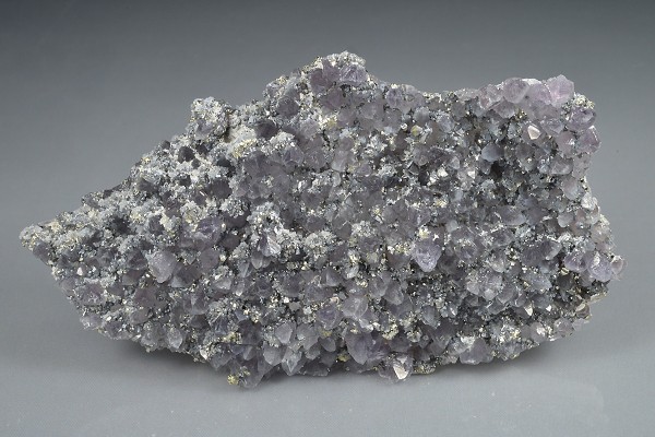 Quartz var.Amethyst, Chalcopyrite, Sphalerite
