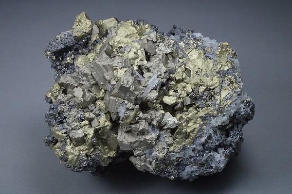 Pyrite, Chalcopyrite, Sphalerite, Quartz