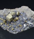Chalcopyrite, Sphalerite and Quartz on host rock