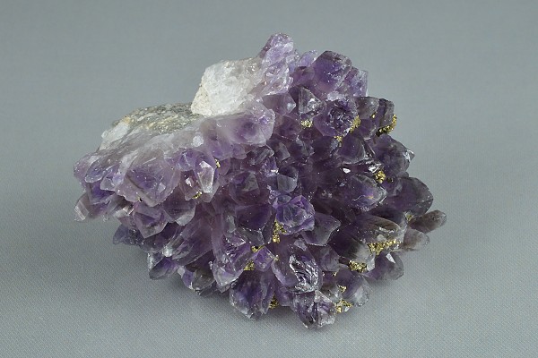 Quartz var.Amethyst, Pyrite