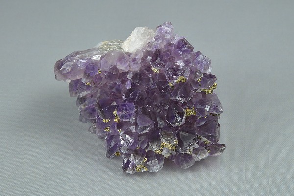 Quartz var.Amethyst, Pyrite