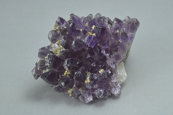 Quartz var.Amethyst, Pyrite