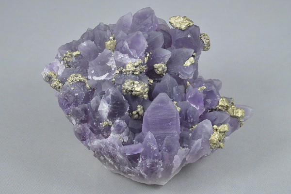 Quartz var.Amethyst, Chalcopyrite