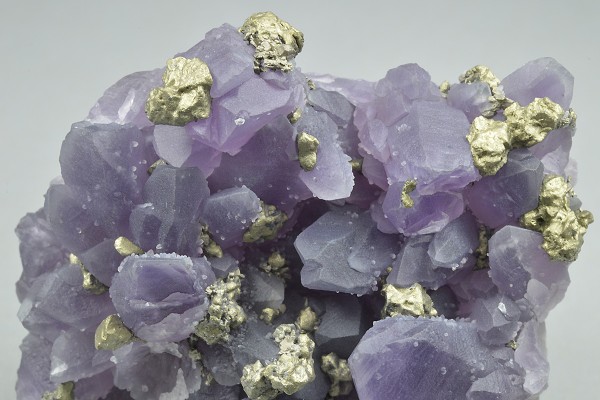 Quartz var.Amethyst, Chalcopyrite
