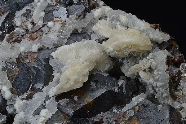 Cleiophane, Calcite