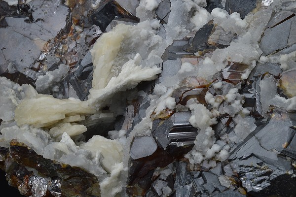 Cleiophane, Calcite