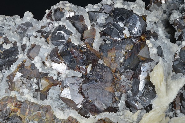 Cleiophane, Calcite