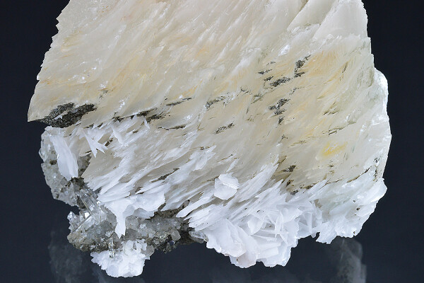 two generations Calcite, Quartz