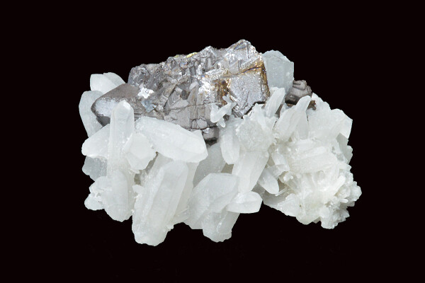 Sphalerite on Quartz, Chalcopyrite