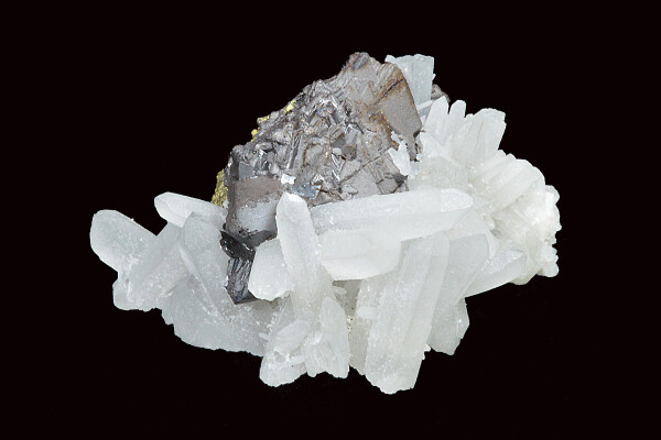 Sphalerite on Quartz, Chalcopyrite