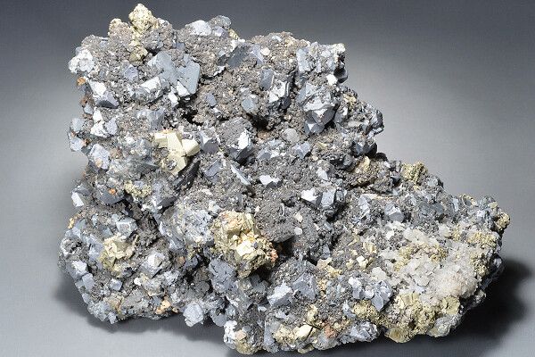 Galena, gem Sphalerite var.Cleiophane, Pyrite, Calcite, Siderite