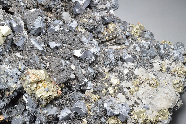 Galena, gem Sphalerite var.Cleiophane, Pyrite, Calcite, Siderite