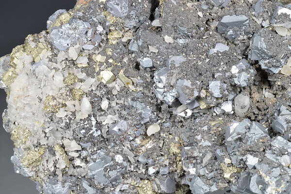 Galena, gem Sphalerite var.Cleiophane, Pyrite, Calcite, Siderite