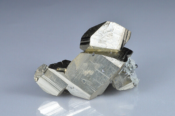 Pyrite, Quartz - floater