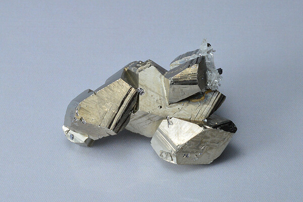 Pyrite, Quartz - floater