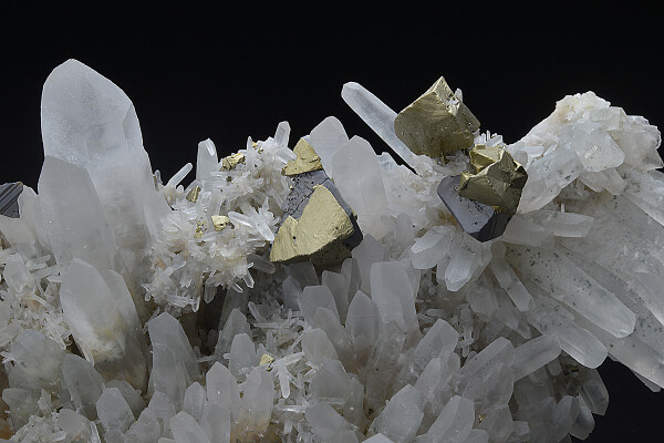 Quartz, Chalcopyrite, Sphalerite