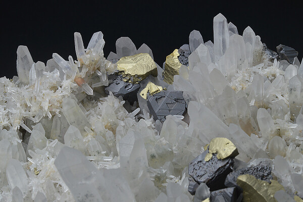 Quartz, Chalcopyrite, Sphalerite