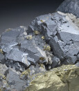 gem Sphalerite var.Cleiophane on Chalcopyrite, Quartz