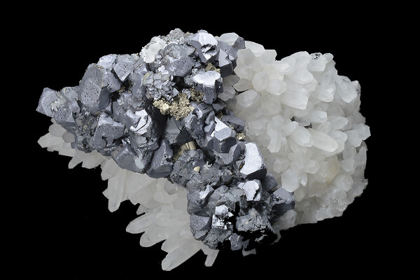Galena, Cleiophane, Chalcopyrite on Quartz