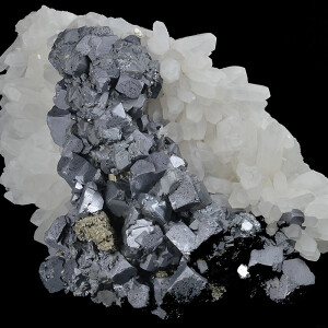 Galena, Cleiophane, Chalcopyrite on Quartz