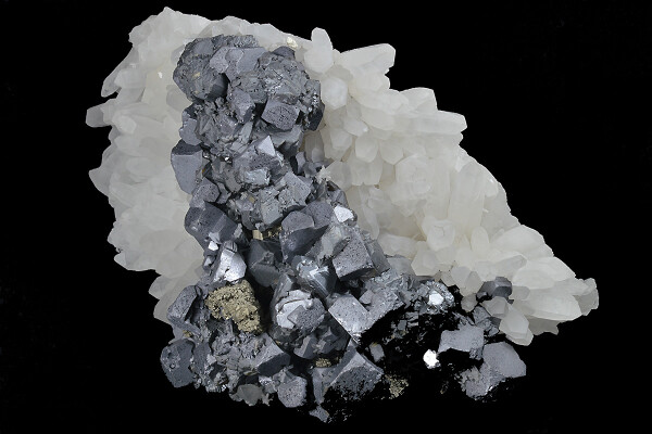 Galena, Cleiophane, Chalcopyrite on Quartz