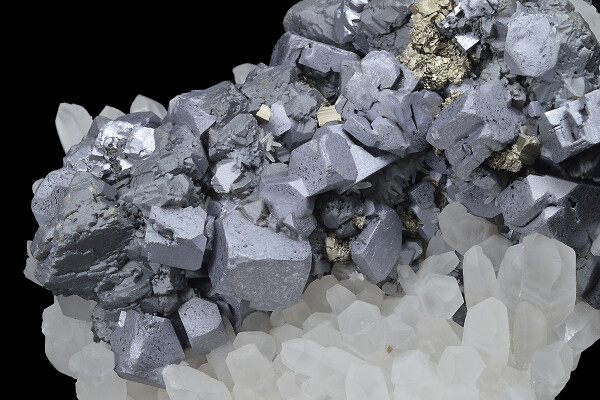 Galena, Cleiophane, Chalcopyrite on Quartz