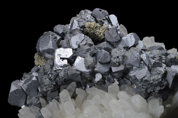 Galena, Cleiophane, Chalcopyrite on Quartz