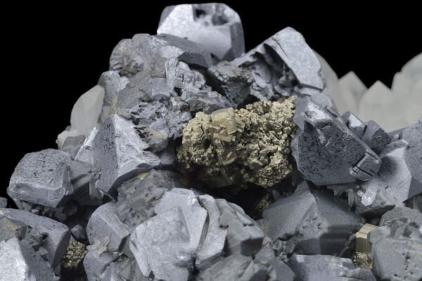 Galena, Cleiophane, Chalcopyrite on Quartz