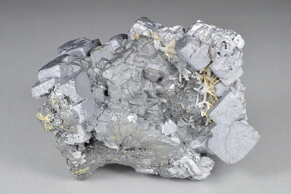 skeletal Galena, Sphalerite, Chalcopyrite, Quartz