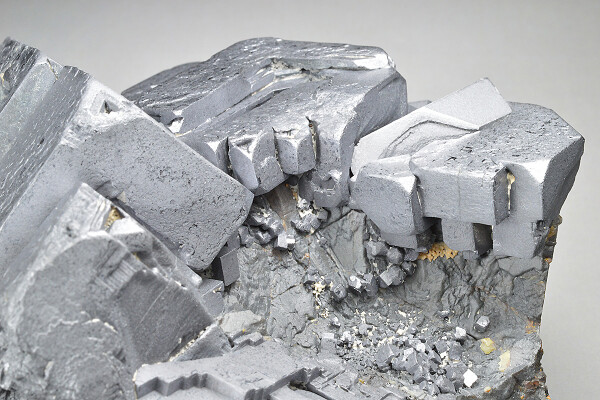 twinned and truncated Galena, gem Sphalerite var.Cleiophane