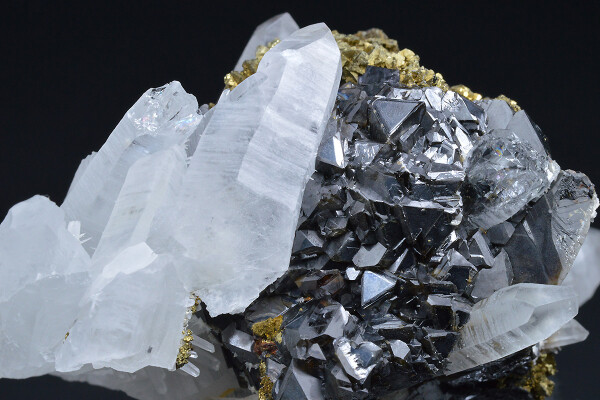 Chalcopyrite, Sphalerite, Quartz